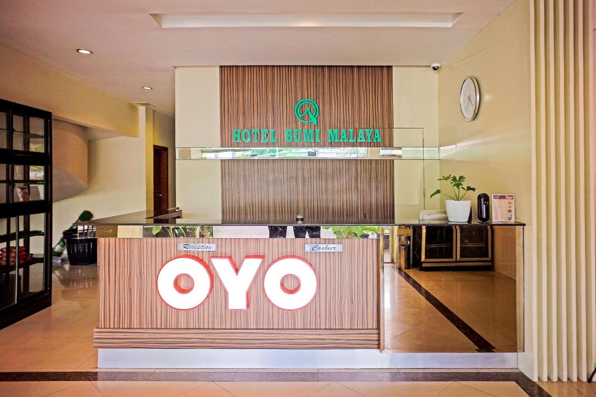 Oyo 1009 Hotel Bumi Malaya Medan Exterior foto
