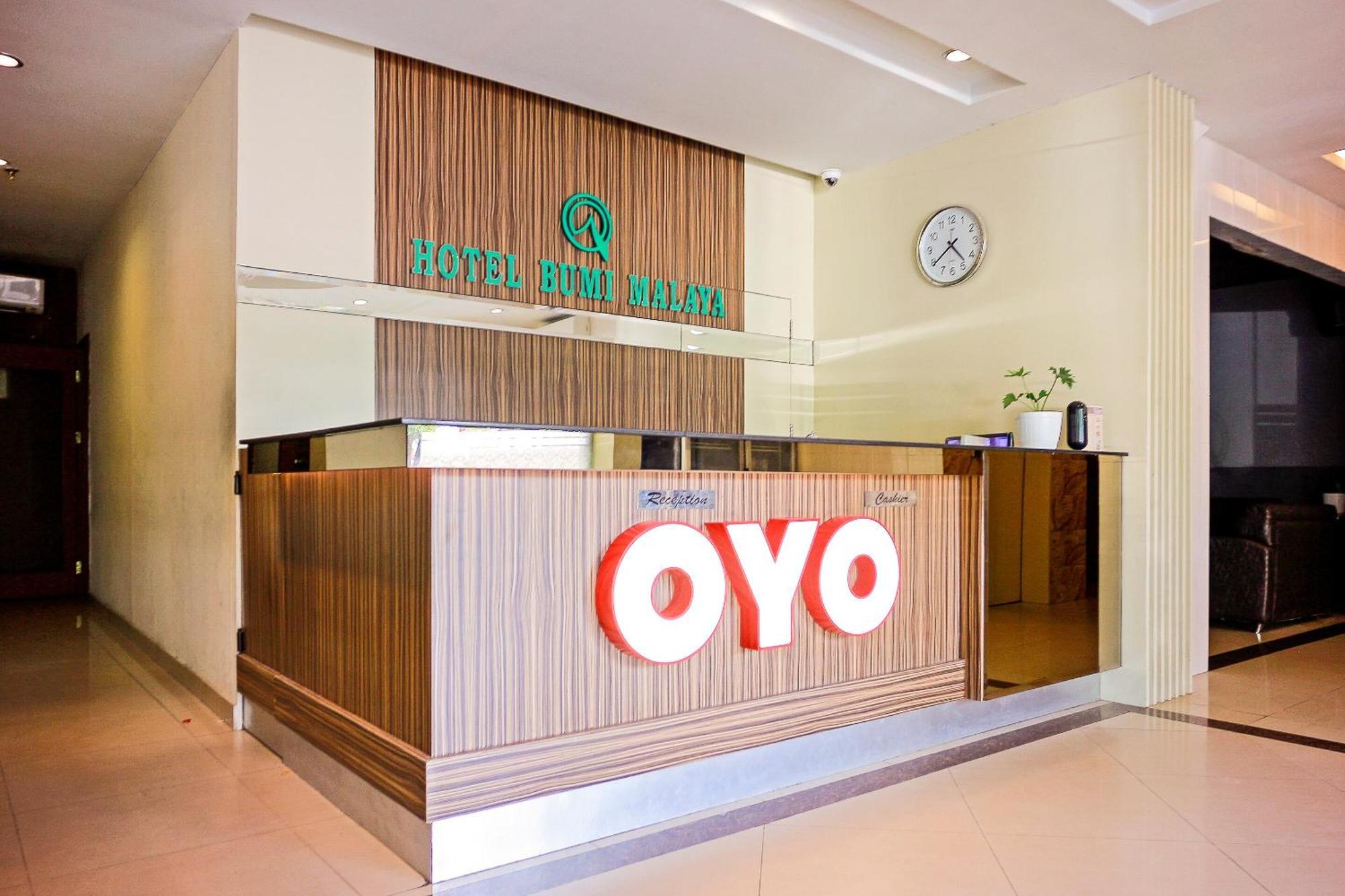 Oyo 1009 Hotel Bumi Malaya Medan Exterior foto