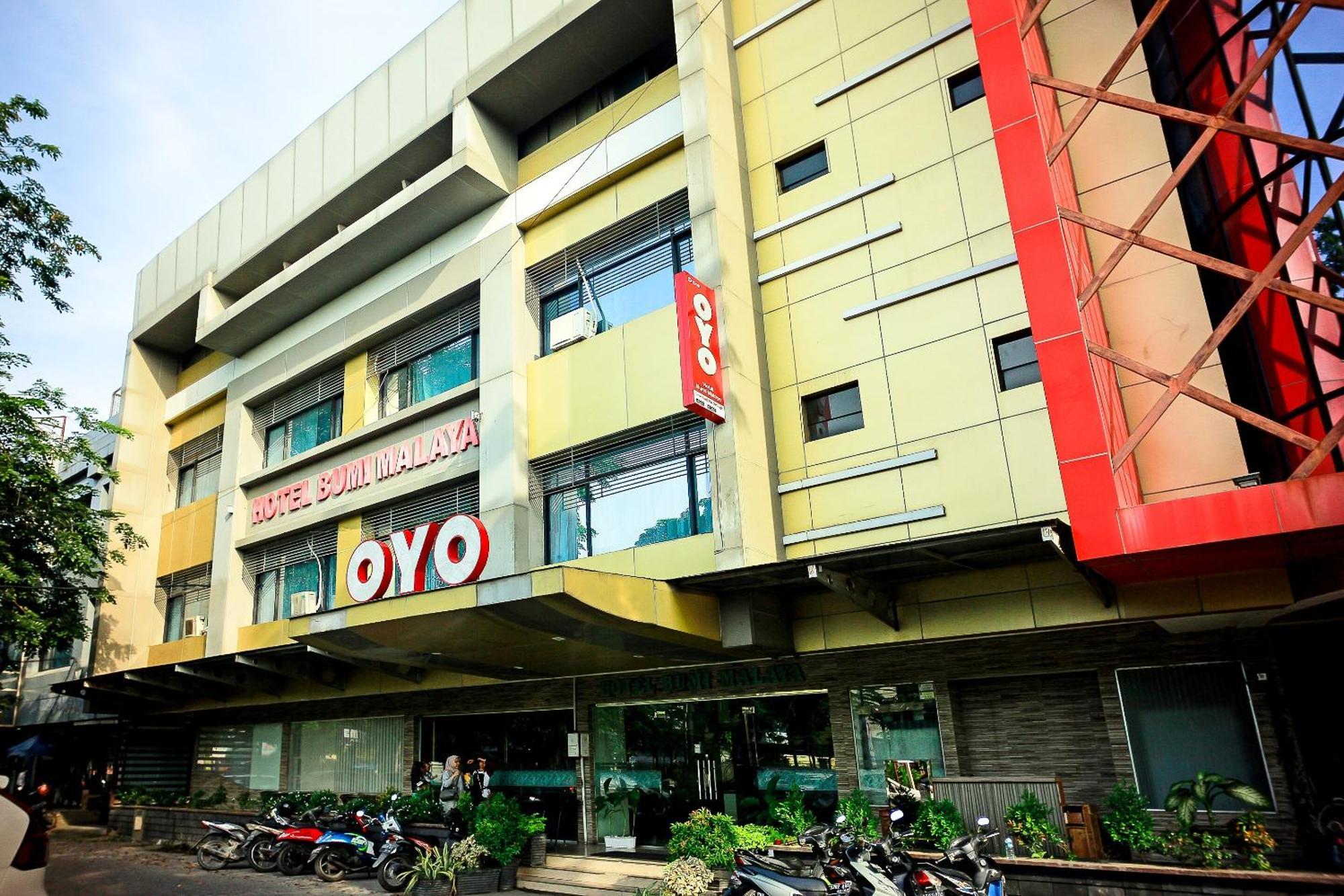 Oyo 1009 Hotel Bumi Malaya Medan Exterior foto